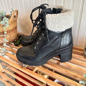 Nine West 8 Sherpa Black Combat Boot Chunk Heel Shoe